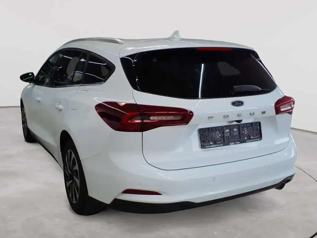 Gebraucht Ford Focus Titanium X 115 PS (84 kW) 2023 Frozen white Kombi