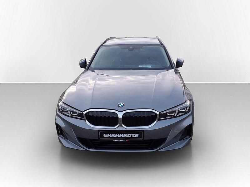 Gebraucht BMW 320 190 PS (139 kW) 2023 Grau Kombi