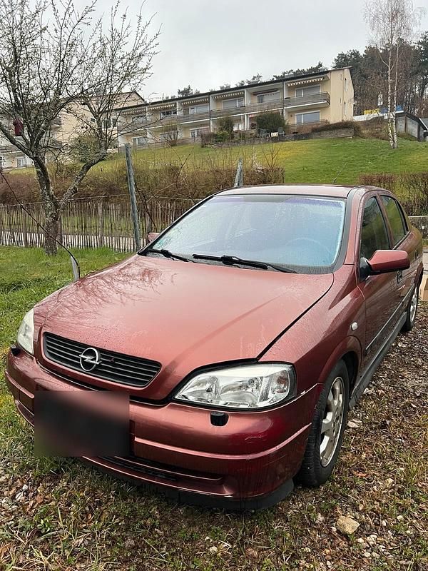 Gebraucht Opel Astra 101 PS (74 kW) 2001 Rot Kleinwagen