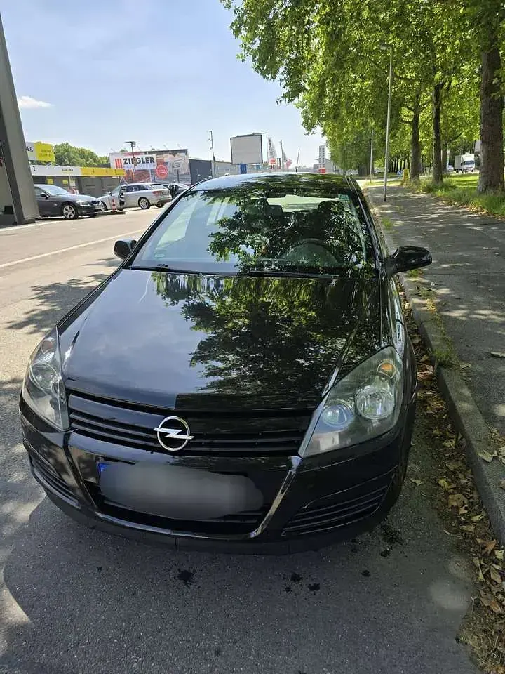 Gebraucht Opel Astra 90 PS (66 kW) 2004 Schwarz Limousine