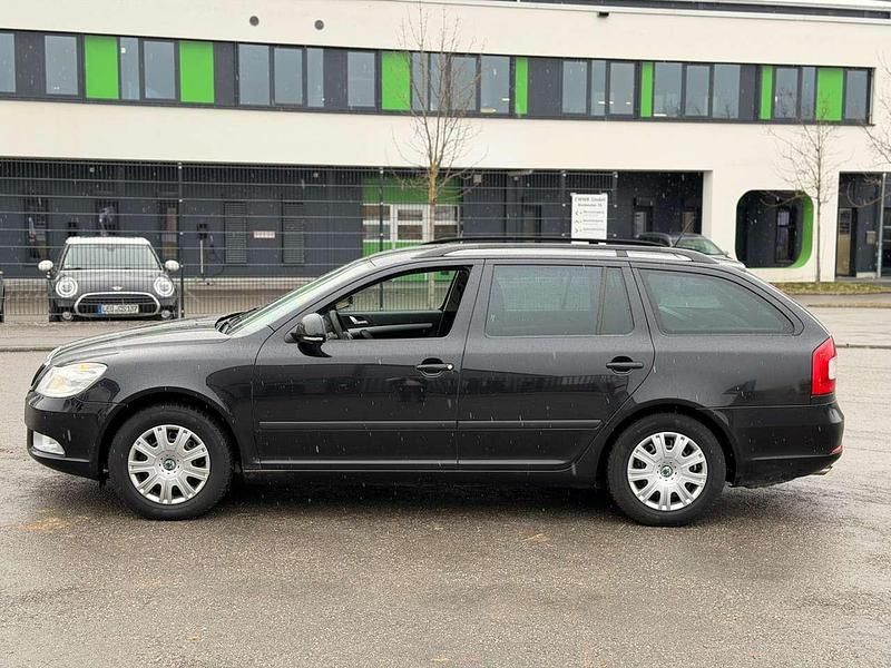 Gebraucht Skoda Octavia Ambiente 122 PS (89 kW) 2011 Other Kombi