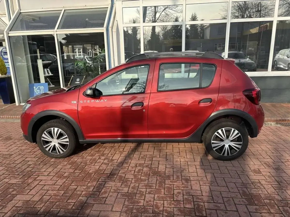 Gebraucht Dacia Sandero Prestige 90 PS (66 kW) 2018 Rot Van / Kleinbus