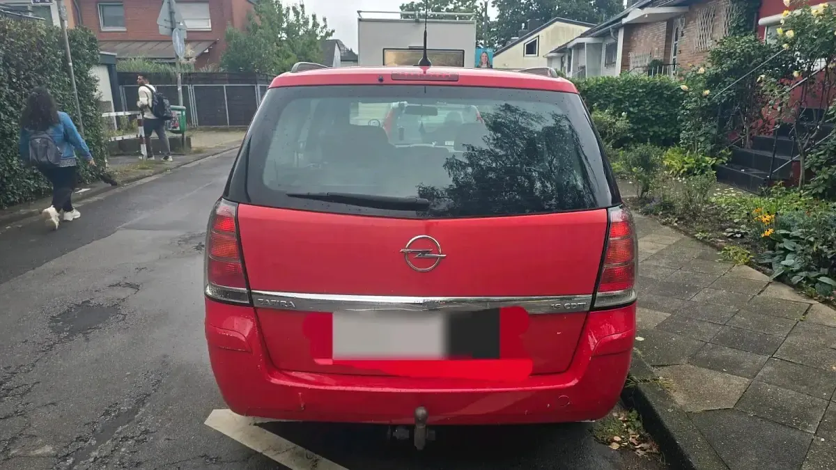 Gebraucht Opel Zafira 102 PS (75 kW) 2007 Rot Van / Kleinbus