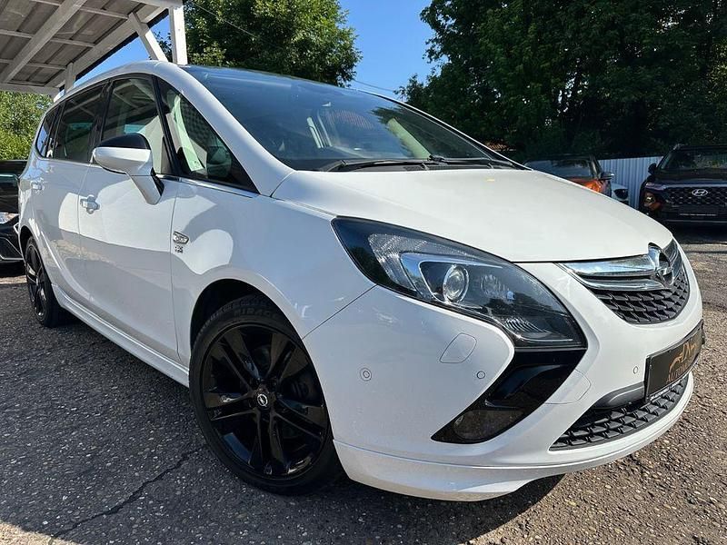 Weiß Gebraucht 2014 Opel Zafira Tourer OPC Van / Kleinbus | 10.999 € (Fairer Preis) - Bild 1/4