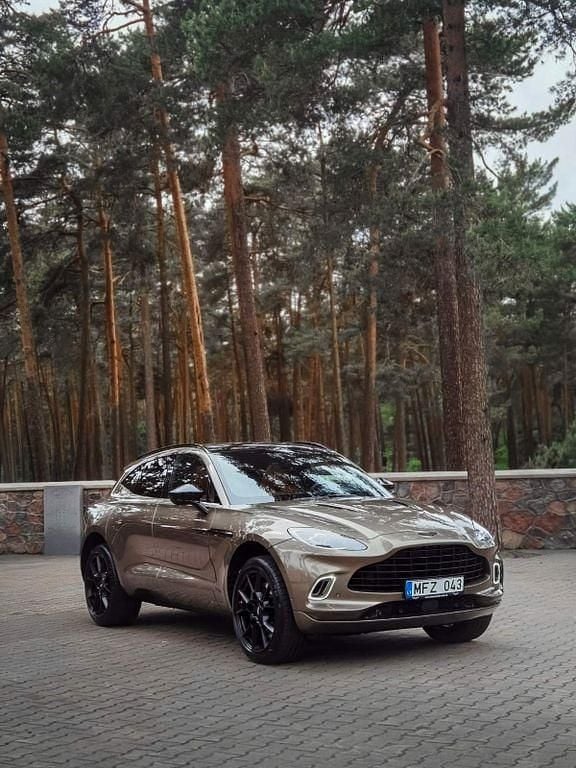 Grün Gebraucht 2022 Aston Martin DBX SUV | 124.000 € (Superpreis) - Bild 1/4