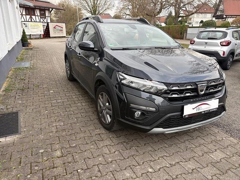 Gebraucht Dacia Sandero Comfort 91 PS (66 kW) 2022 Grau SUV