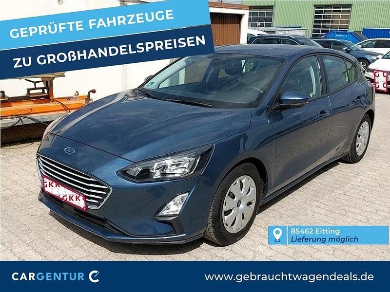 Chroma blau (metallic) Gebraucht 2020 Ford Focus Trend Limousine | 13.695 € (Guter Preis) - Bild 1/2