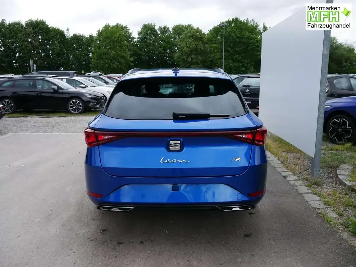 Neu Cupra Leon 150 PS (110 kW) 2025 Saphir blau metallic Kombi