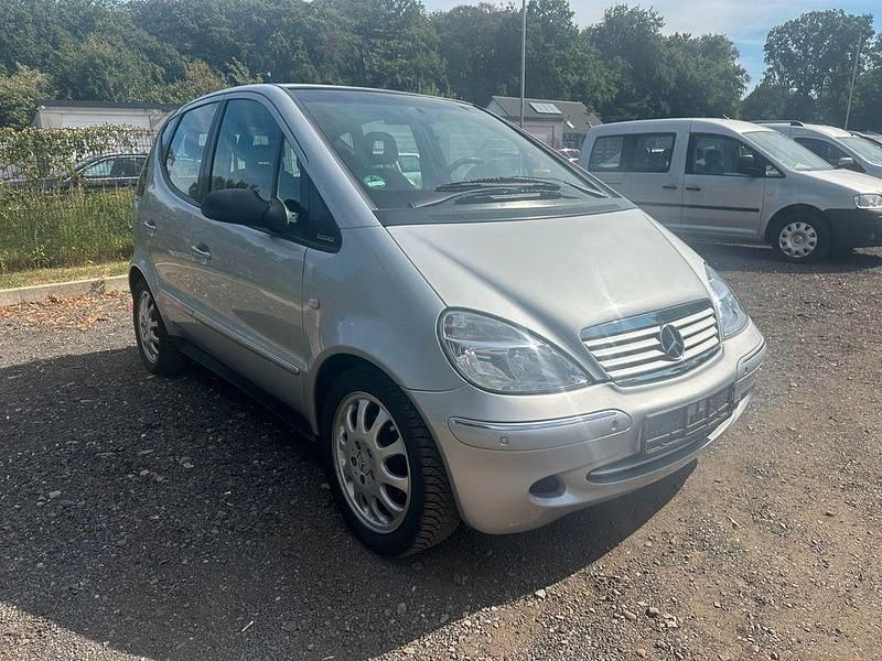 Silber Gebraucht 2001 Mercedes A190 Elegance Limousine | 2.995 € (Fairer Preis) - Bild 1/4