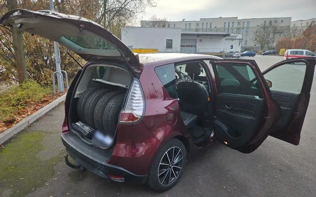 Gebraucht Renault Scénic III Dynamique 110 PS (80 kW) 2012 Rot Van / Kleinbus