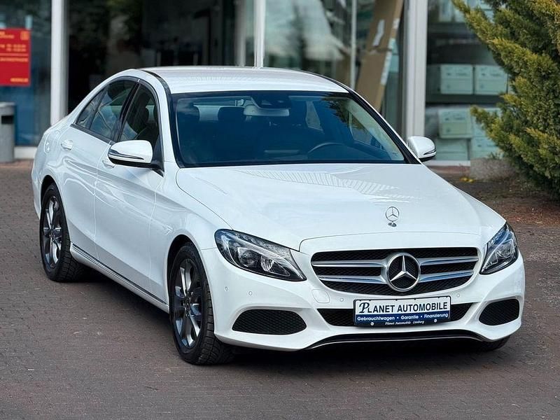 Gebraucht Mercedes C200 184 PS (135 kW) 2018 Weiß Limousine