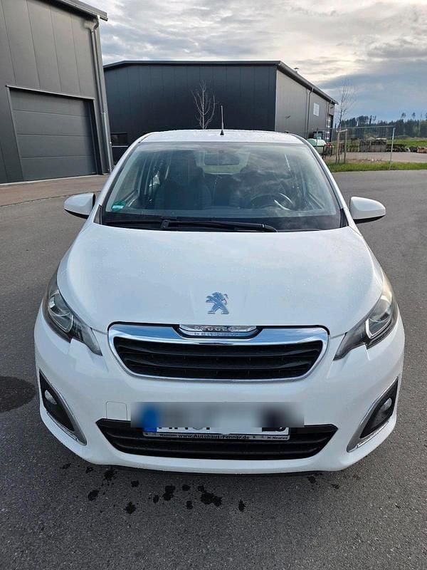 Weiß Gebraucht 2016 Peugeot 108 Allure Kleinwagen | 5.400 € (Guter Preis) - Bild 1/4