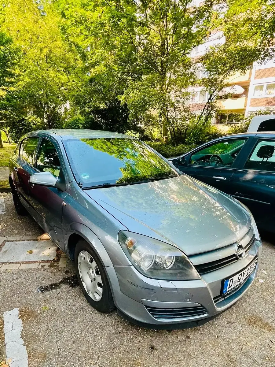 Gebraucht Opel Astra Enjoy 122 PS (89 kW) 2004 Grau Limousine