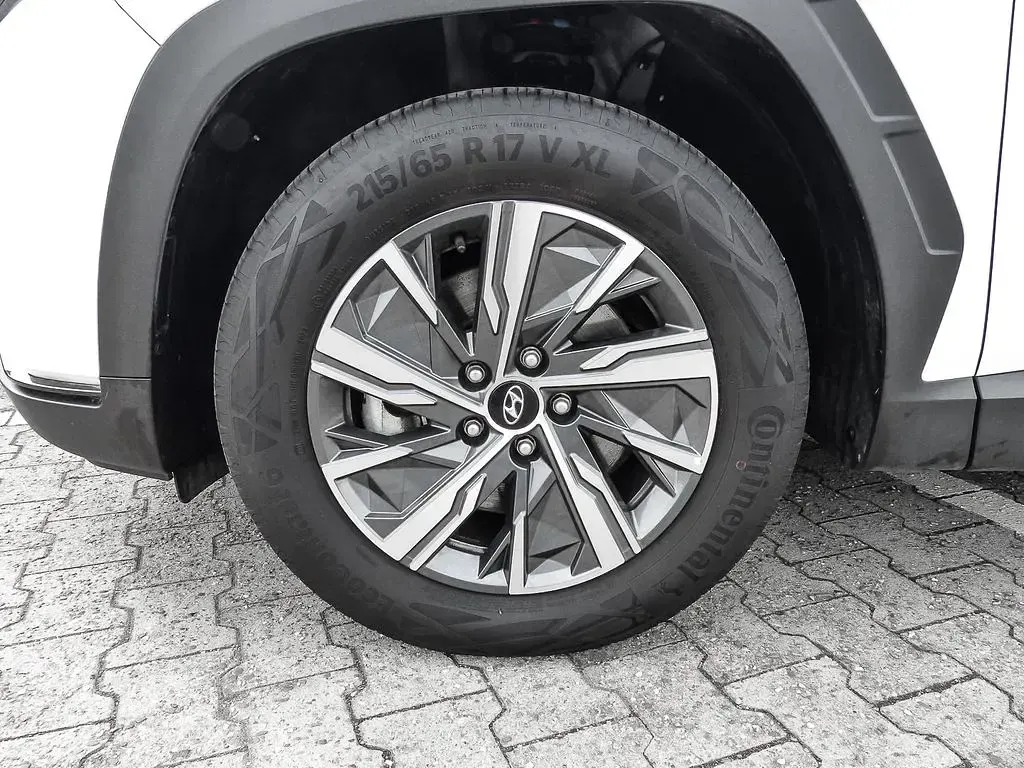 Gebraucht Hyundai Tucson Select 150 PS (110 kW) 2023 Serenity white / mic SUV