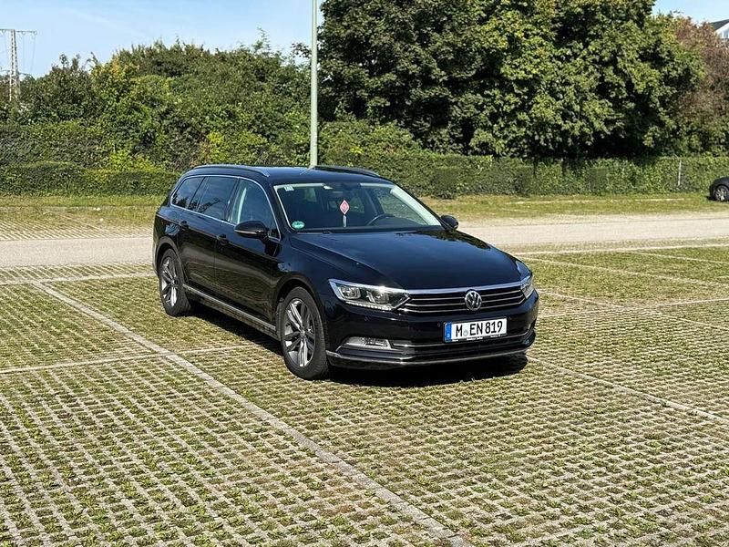 Schwarz Gebraucht 2016 VW Passat Highline Kombi | 13.800 € (Fairer Preis) - Bild 1/4