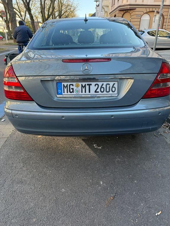 Gebraucht Mercedes E270 Elegance 177 PS (130 kW) 2005 Grau Limousine