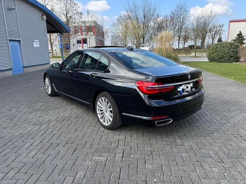 Gebraucht BMW 730 Shadowline 265 PS (194 kW) 2018 Schwarz Limousine