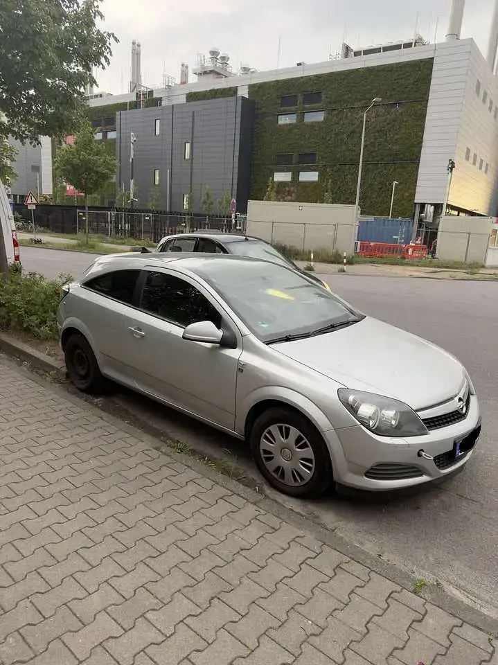 Gebraucht Opel Astra GTC 110 PS (80 kW) 2011 Limousine