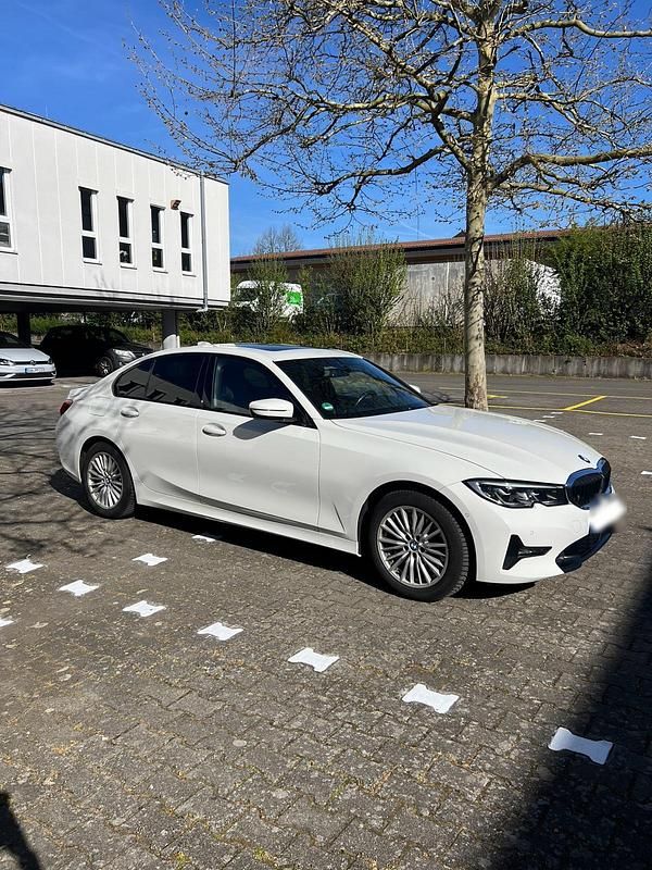 Gebraucht BMW 330 M Sport 265 PS (194 kW) 2020 Weiß Limousine