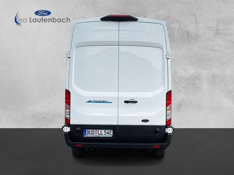 Gebraucht Ford E-Transit Trend 135 kW (184 PS) 2023 Frostweiß Van