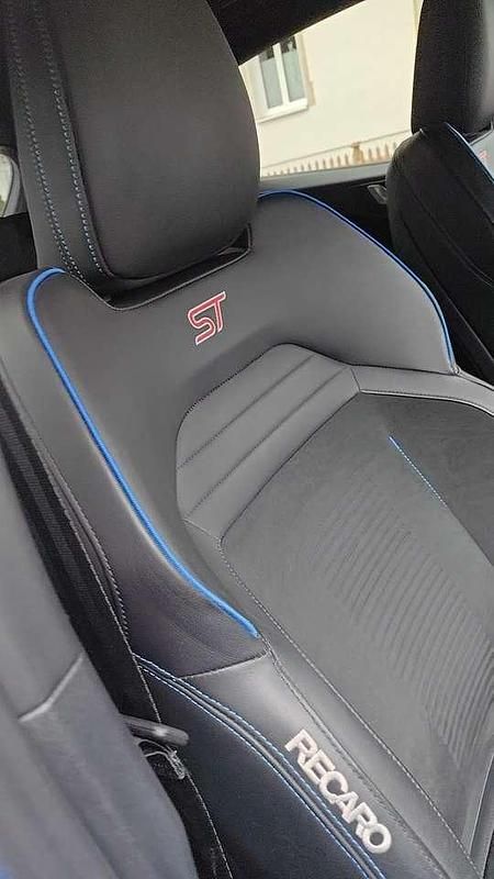 Gebraucht Ford Focus ST 280 PS (205 kW) 2022 Blau Limousine