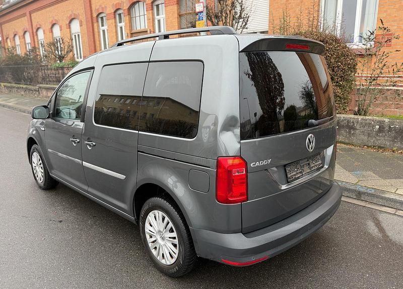Gebraucht VW Caddy Life 102 PS (75 kW) 2019 Grau Van / Kleinbus