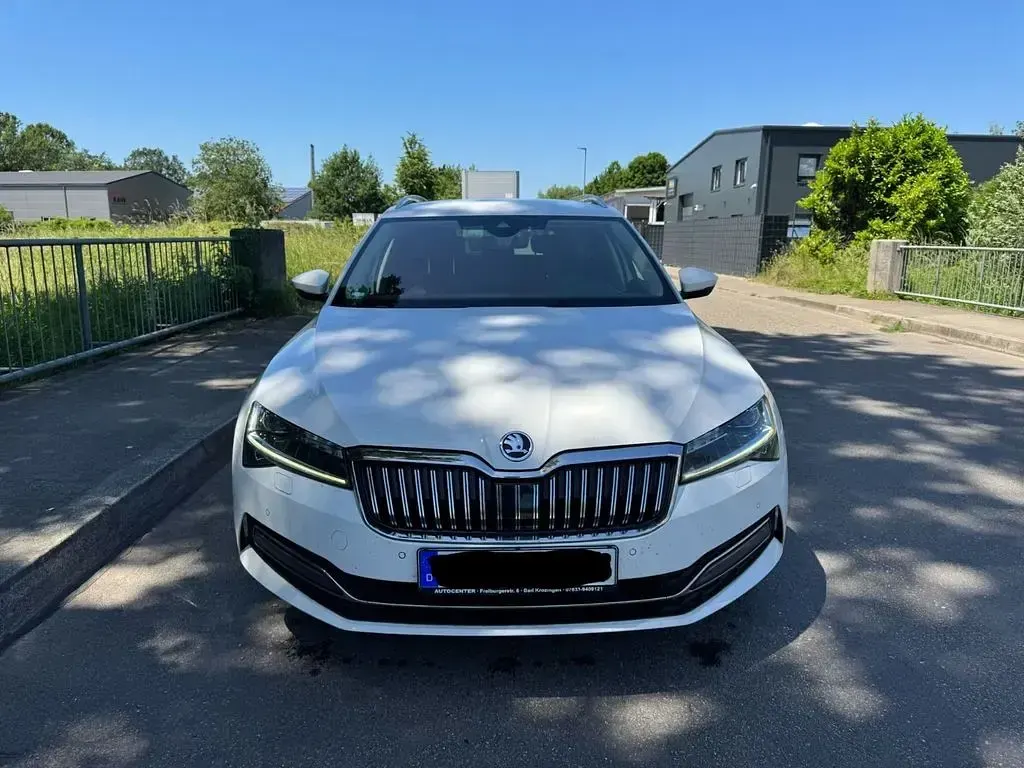 Gebraucht Skoda Superb Style 190 PS (139 kW) 2020 Weiß Kombi