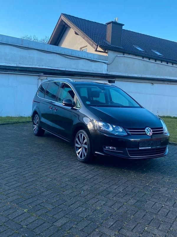 Schwarz Gebraucht 2016 VW Sharan Highline Van / Kleinbus | 16.000 € (Guter Preis) - Bild 1/4