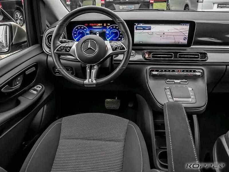 Gebraucht Mercedes EQV300 150 kW (204 PS) 2024 Kalaharigold Kombi