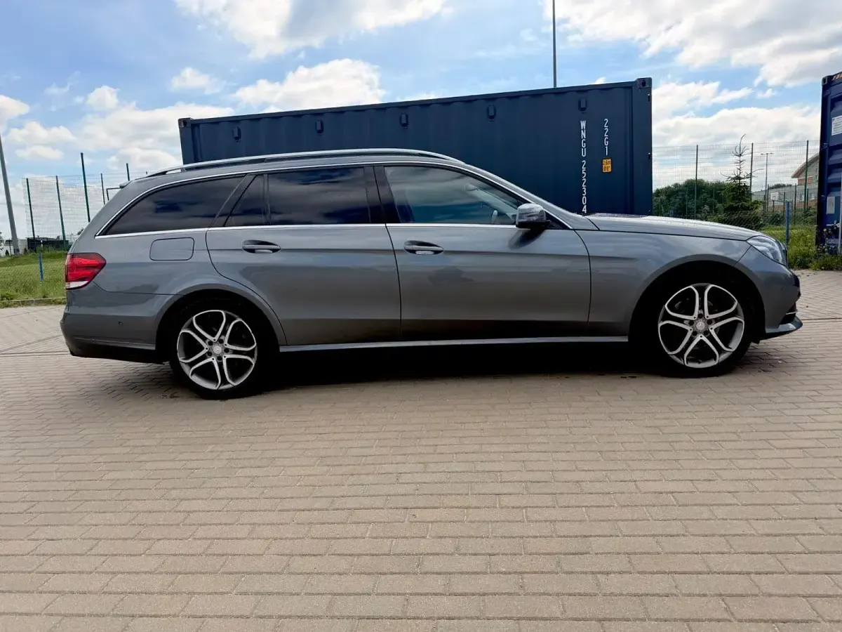 Gebraucht Mercedes E220 170 PS (125 kW) 2016 Grau Kombi