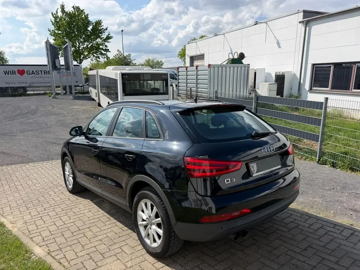 Second-hand Audi Q3 Sport 140 CP (102 kW) 2013 Negru SUV