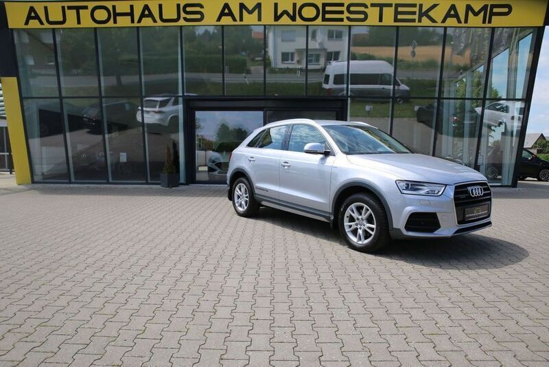 Florettsilber metallic Gebraucht 2015 Audi Q3 Design SUV | 18.490 € (Fairer Preis) - Bild 1/4