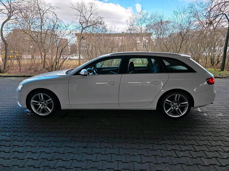 Second-hand Audi A4 150 CP (110 kW) 2015 Alb Break