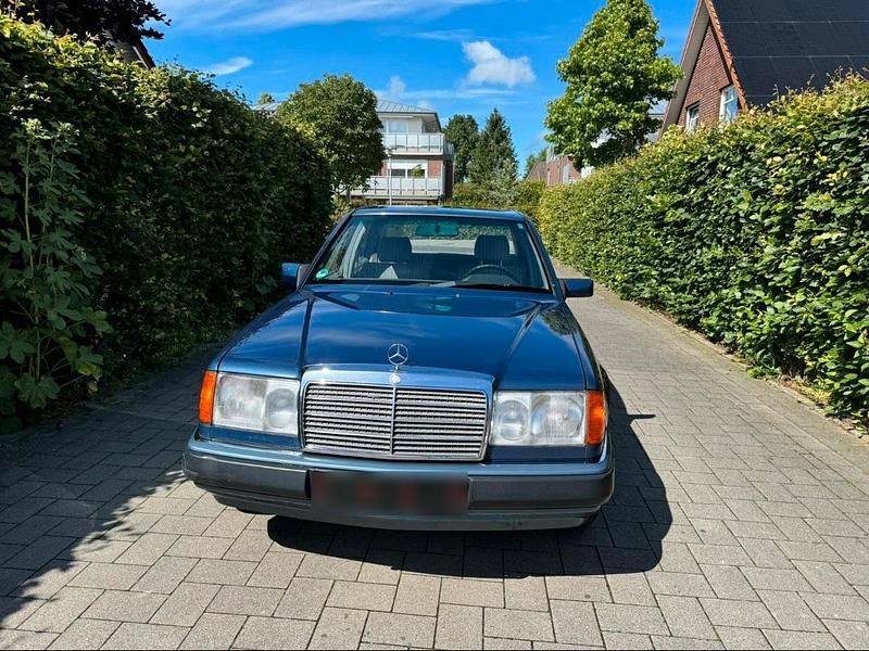 Second-hand Mercedes E260 160 CP (117 kW) 1992 Albastru Berlinǎ
