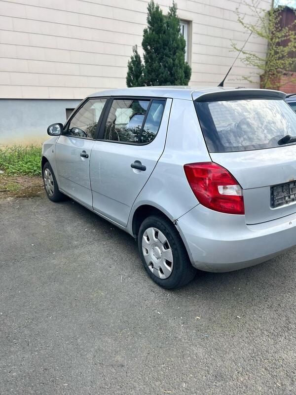 Silber Gebraucht 2009 Skoda Fabia Kleinwagen | 600 € (Superpreis) - Bild 1/4