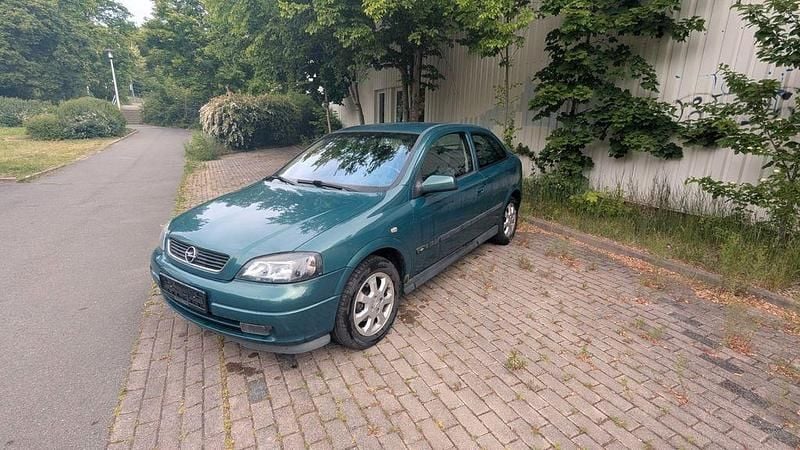 Grün Gebraucht 2002 Opel Astra Limousine | 1.100 € (Guter Preis) - Bild 1/4