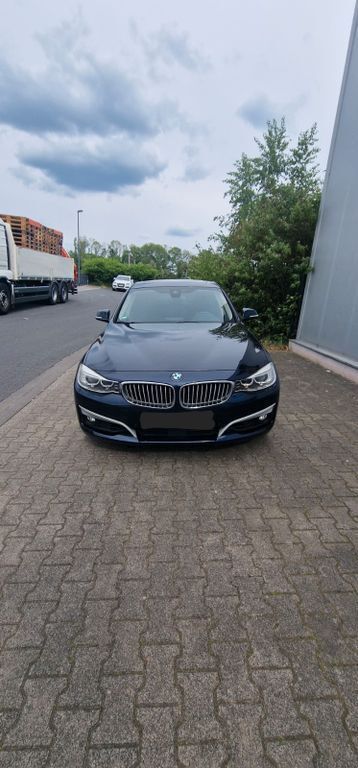 Blau Gebraucht 2013 BMW 320 Gran Turismo Limousine | 17.990 € (Etwas zu teuer) - Bild 1/4