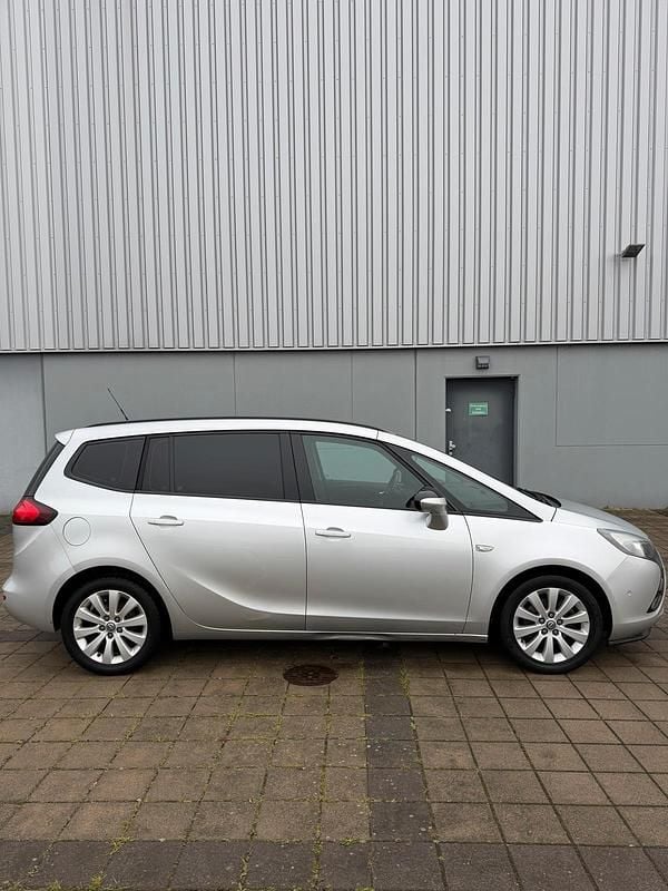 Gebraucht Opel Zafira Tourer 140 PS (102 kW) 2011 Silber Van / Kleinbus