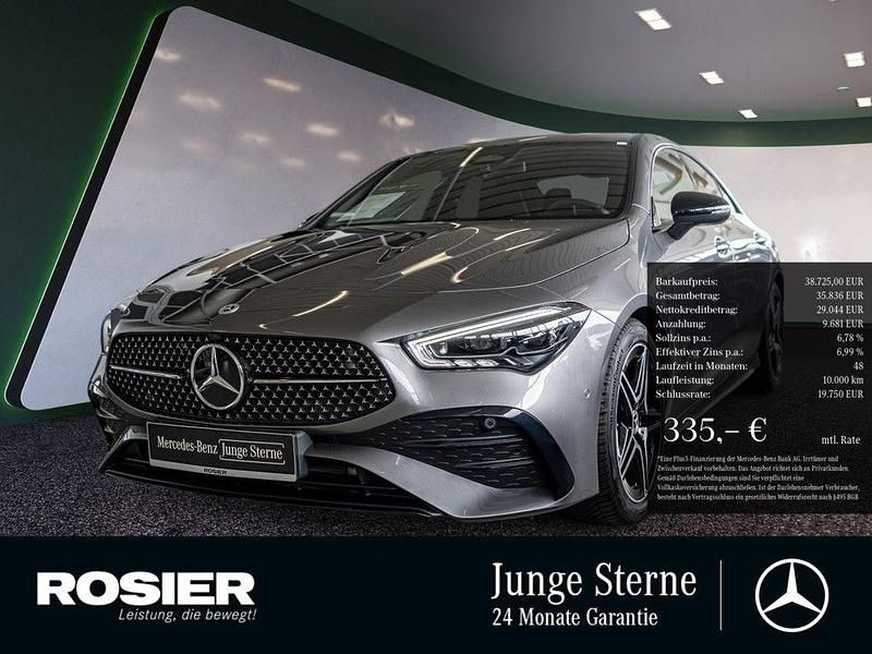 Grau / mountaingrau (metallic) Gebraucht 2024 Mercedes CLA220 AMG Limousine | 38.725 € (Fairer Preis) - Bild 1/3