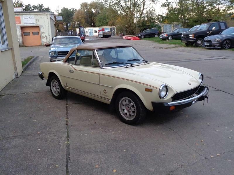 Gebraucht Fiat 124 Spider 116 PS (85 kW) 1982 Beige Cabrio