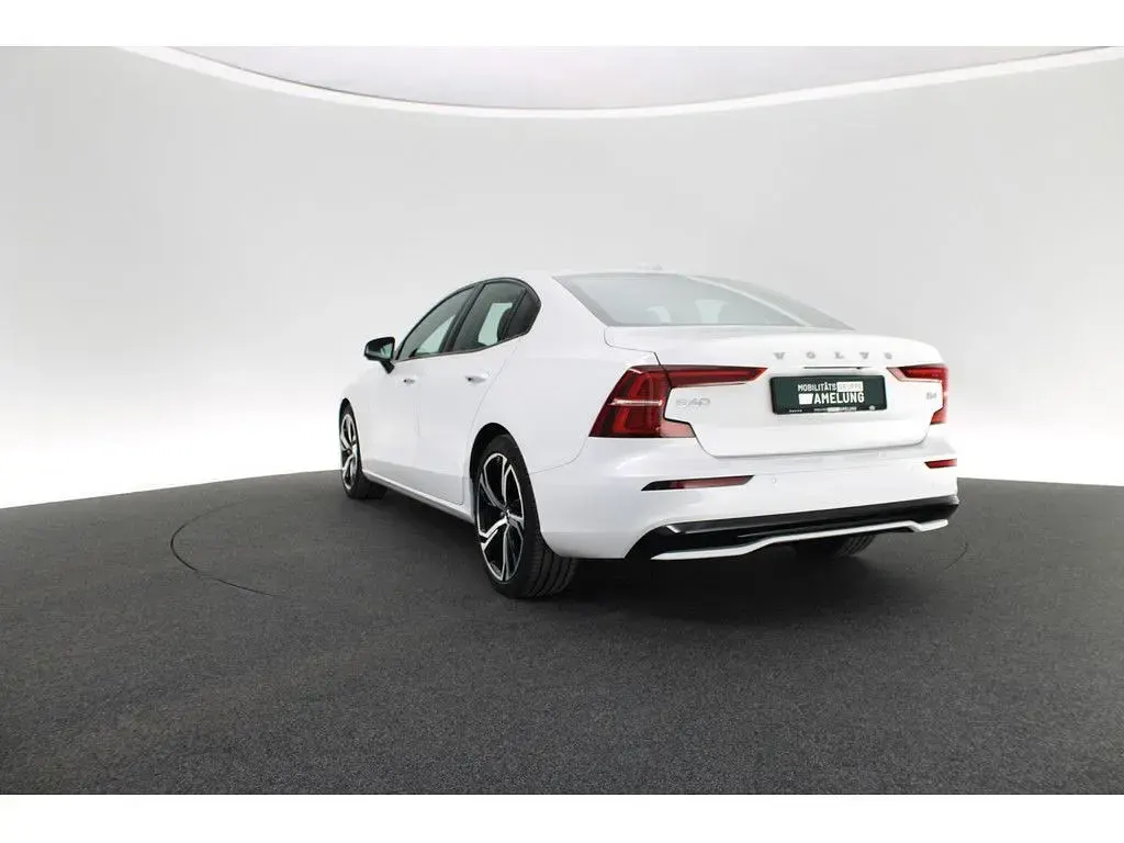 Gebraucht Volvo S60 Plus 197 PS (144 kW) 2024 Weiß Limousine