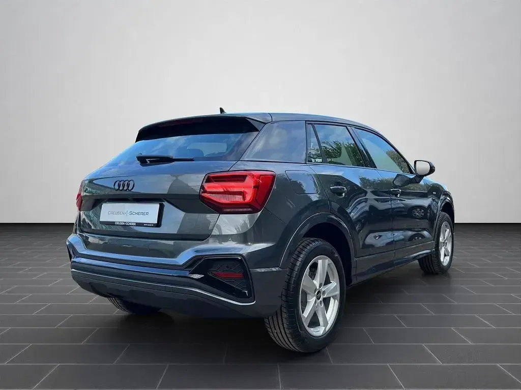 Neu Audi Q2 S-Line 116 PS (85 kW) 2026 Grau SUV