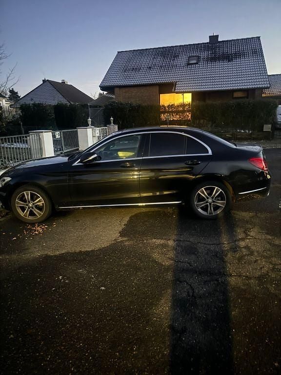 Gebraucht Mercedes C200 Avantgarde 184 PS (135 kW) 2015 Schwarz Limousine