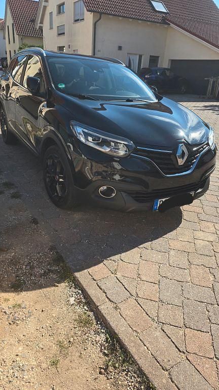 Schwarz Gebraucht 2017 Renault Kadjar Bose Edition SUV | 14.900 € (Etwas zu teuer) - Bild 1/4