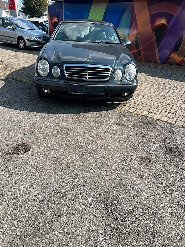 Blau Gebraucht 1999 Mercedes CLK230 Cabrio | 2.750 € (Guter Preis) - Bild 1/4