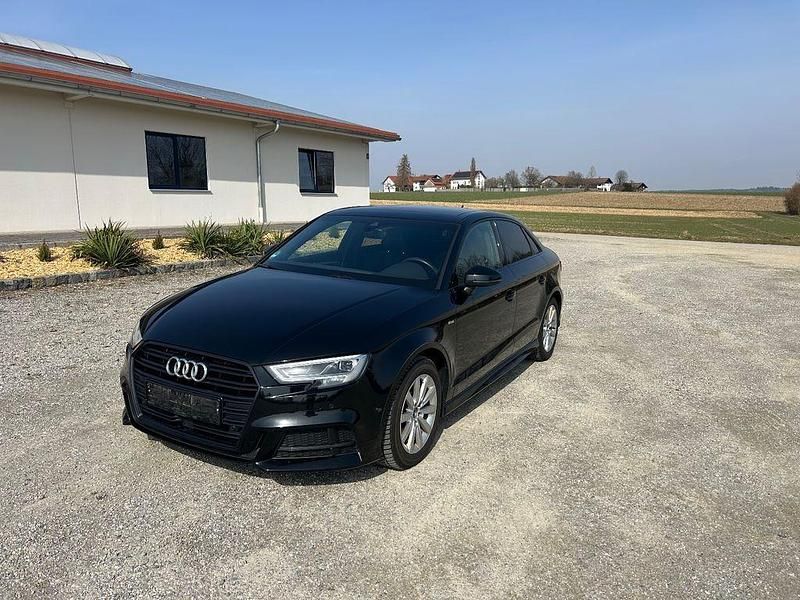 Gebraucht Audi A3 Ambiente 150 PS (110 kW) 2018 Schwarz Limousine