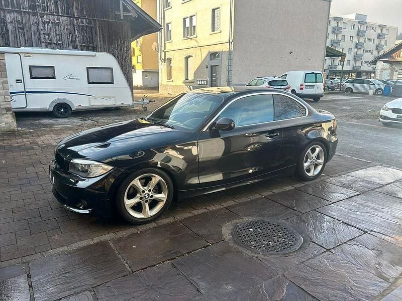 Gebraucht BMW 125 218 PS (160 kW) 2011 Schwarz Kleinwagen
