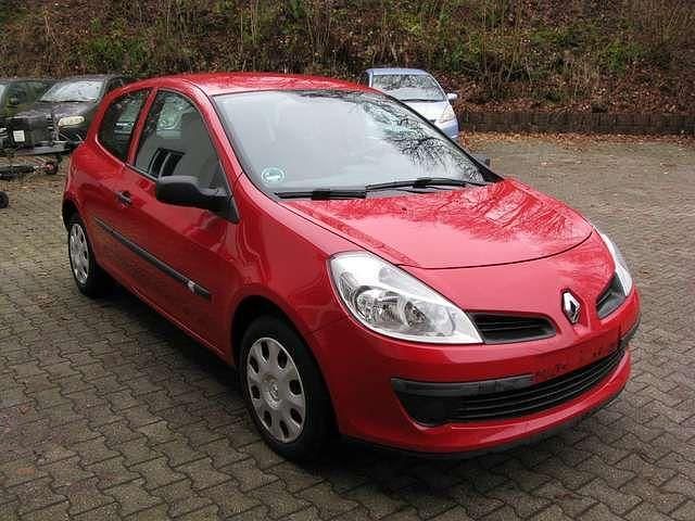 Gebraucht Renault Clio II Authentique 65 PS (47 kW) 2007 Hellrot Kleinwagen