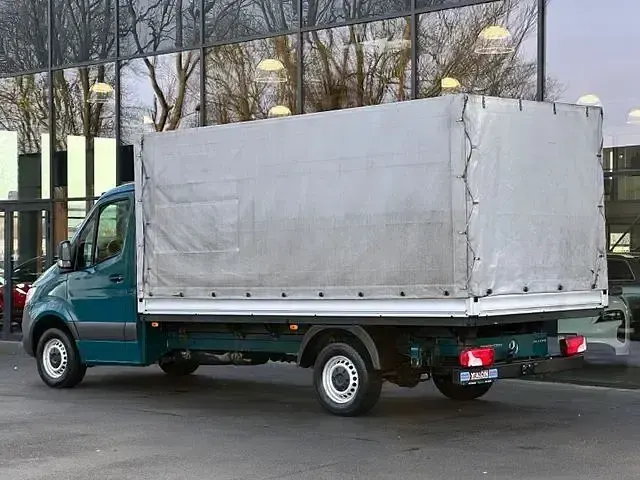 Gebraucht Mercedes Sprinter 143 PS (105 kW) 2019 Föster grün Van