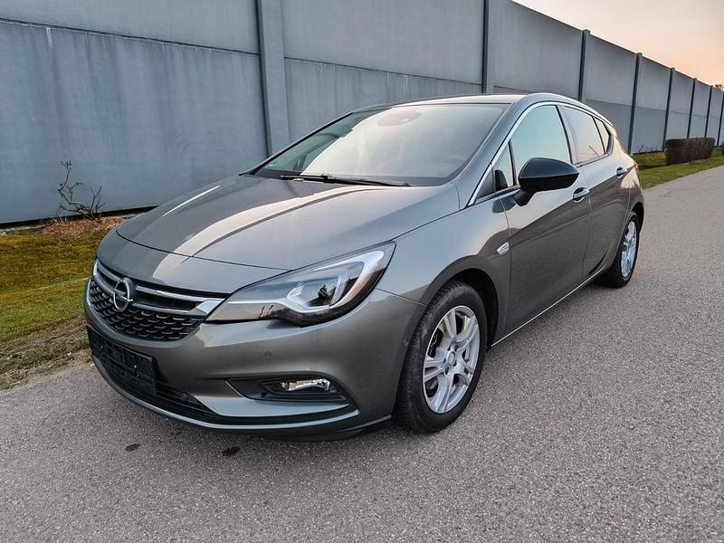 Gebraucht Opel Astra Innovation 136 PS (100 kW) 2016 Grau Limousine